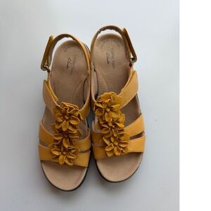 Clarks Collection Yellow Leather Floral Wedge Sandals Womens 7.5 M 26162884050